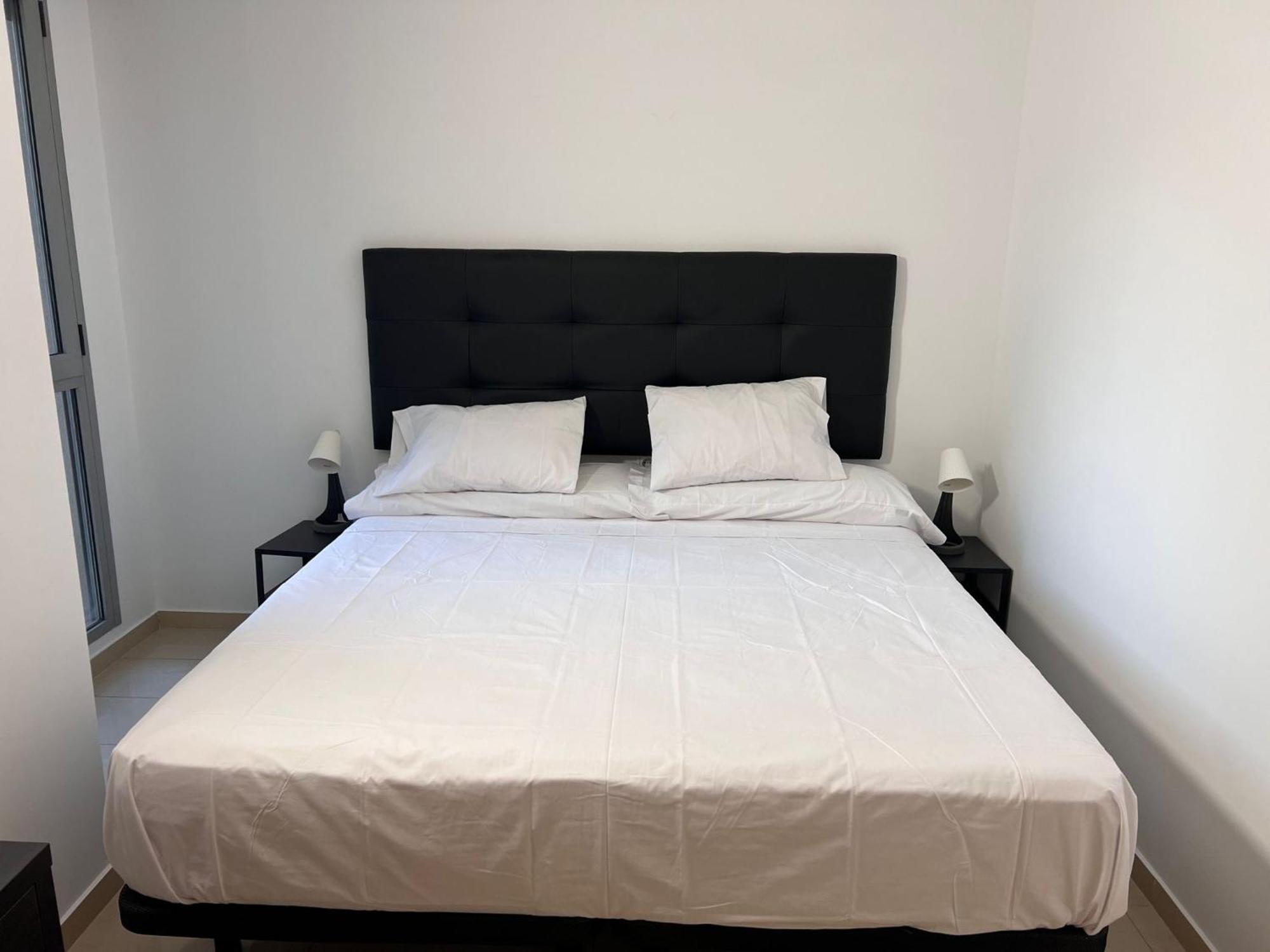 Fira Gran Via 2 - Private Rooms In A Shared Apartment - Habitaciones Privadas En Apartamento Compartido Оспиталет-де-Льобрегат Экстерьер фото