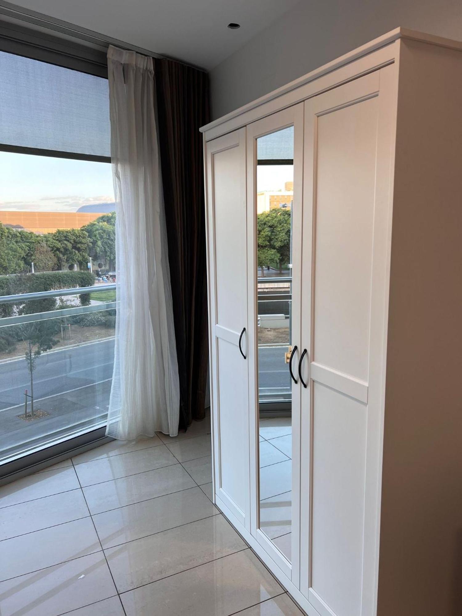 Fira Gran Via 2 - Private Rooms In A Shared Apartment - Habitaciones Privadas En Apartamento Compartido Оспиталет-де-Льобрегат Экстерьер фото
